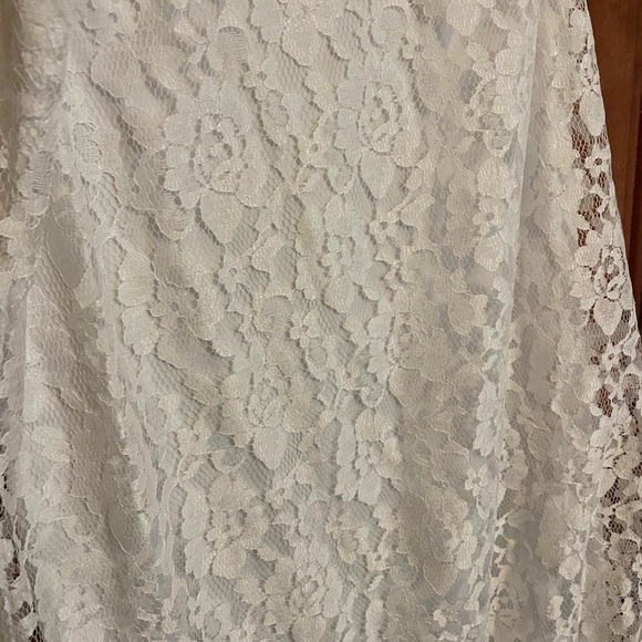 White lace dress bridal shower - Picture 2 of 5